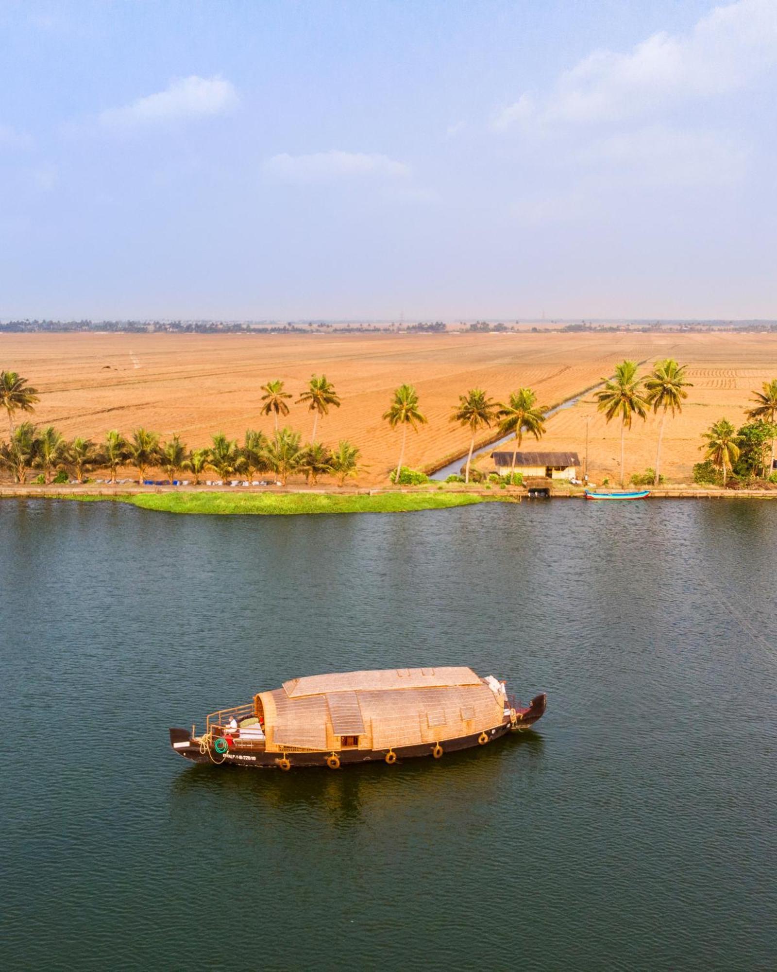 Hotel Spice Coast Cruises - Houseboat, A Cgh Earth Experience Alappuzha Exterior foto