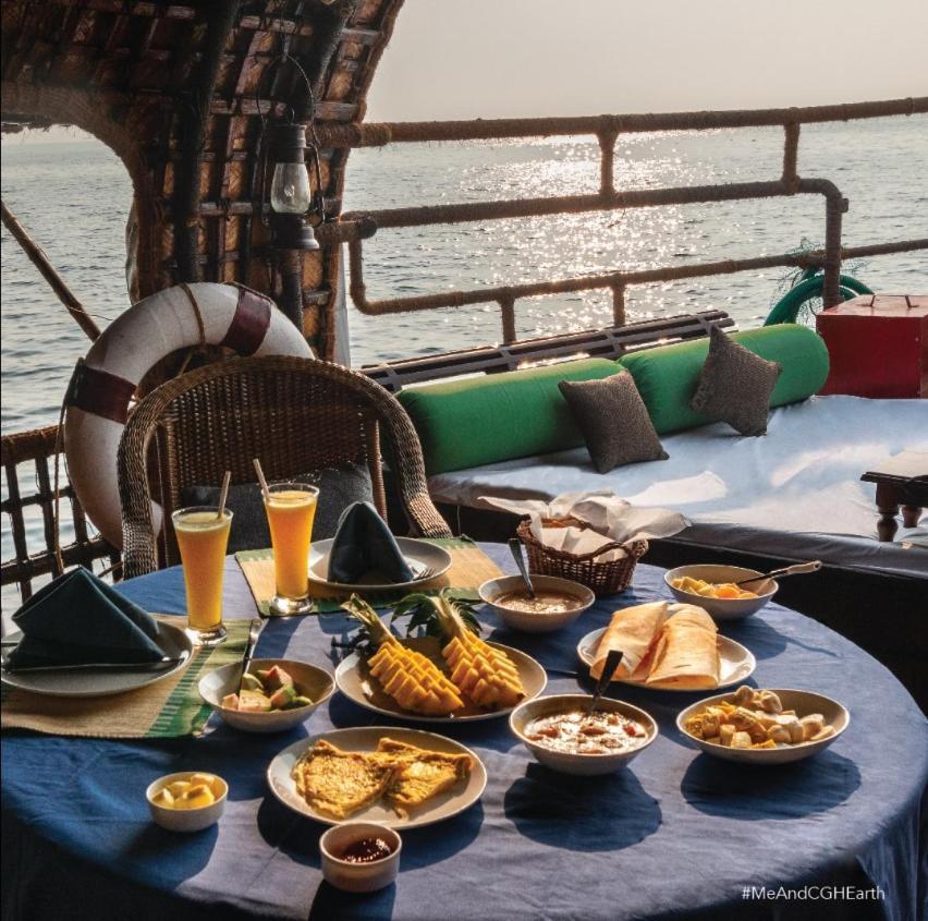 Hotel Spice Coast Cruises - Houseboat, A Cgh Earth Experience Alappuzha Exterior foto