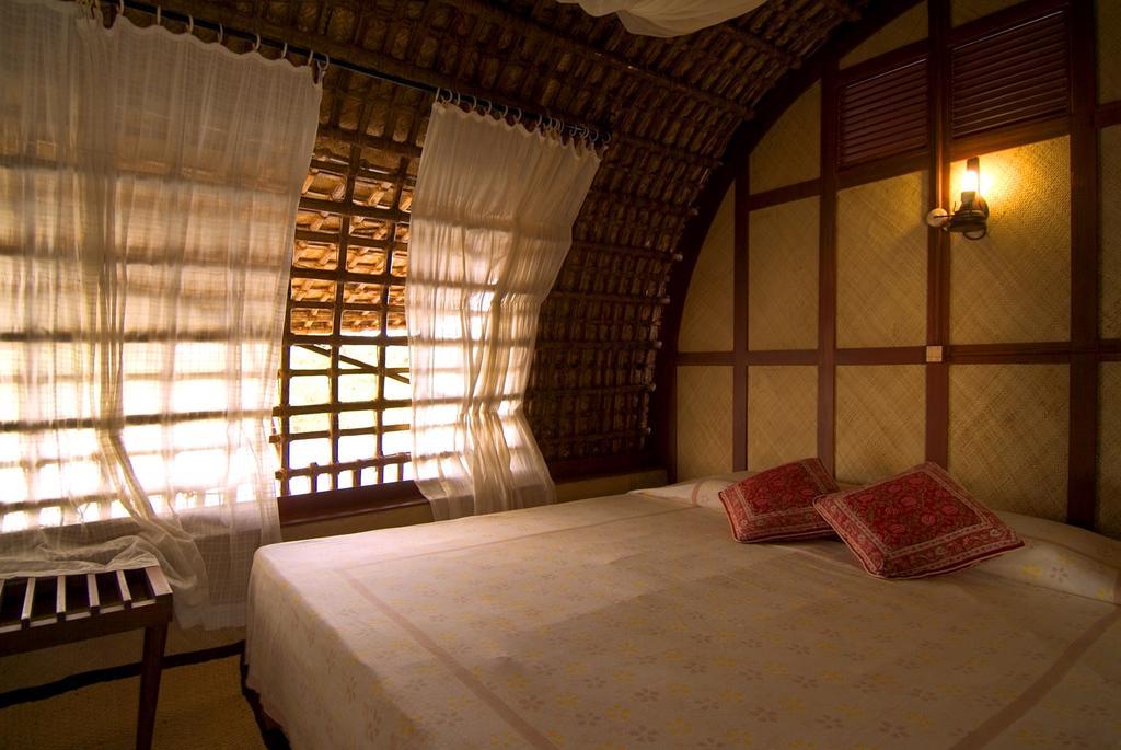 Hotel Spice Coast Cruises - Houseboat, A Cgh Earth Experience Alappuzha Exterior foto