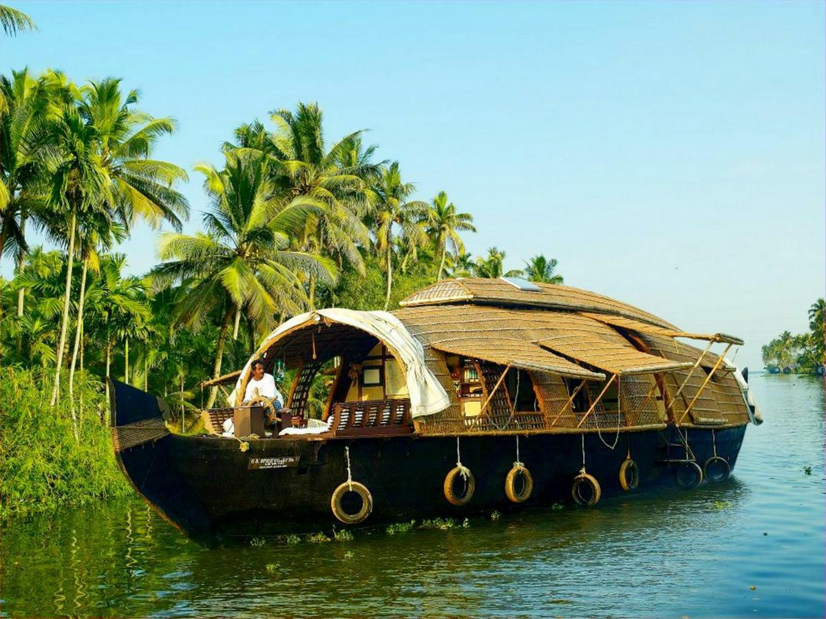Hotel Spice Coast Cruises - Houseboat, A Cgh Earth Experience Alappuzha Exterior foto