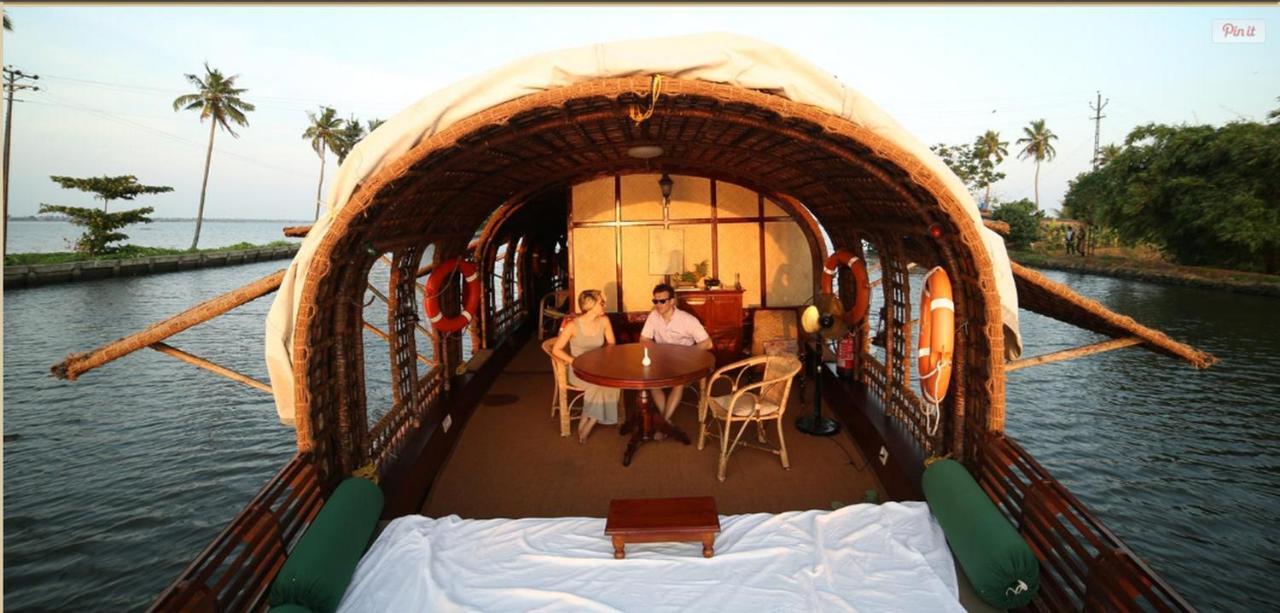 Hotel Spice Coast Cruises - Houseboat, A Cgh Earth Experience Alappuzha Exterior foto